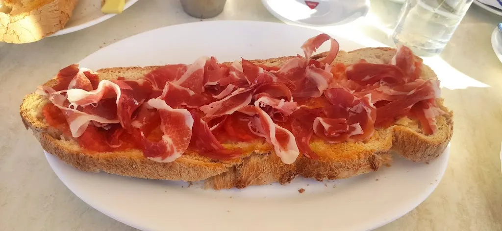 Roberto Romero Rodríguez_Bar Capaó_Arroyomolinos de León_review