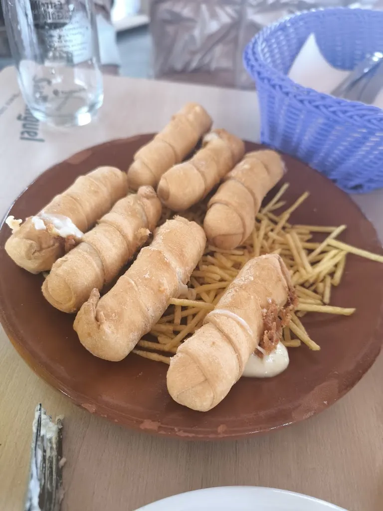 Rafael Arroyo_Montaditos y tapas la enrama_Aljaraque_review