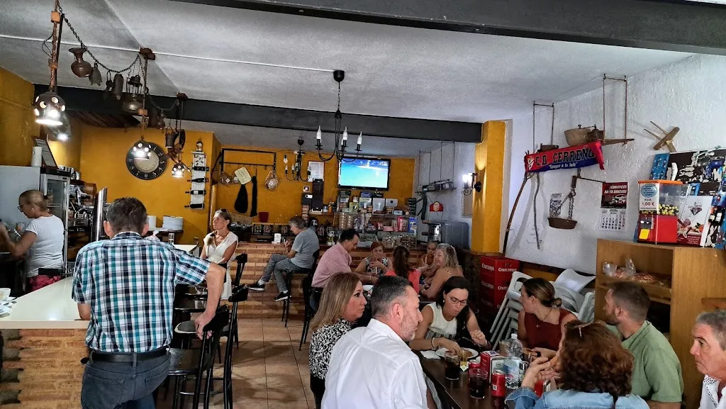 Michel-Marie Solito de Solis_Cafe Bar El Trastero_Cabezas Rubias_review