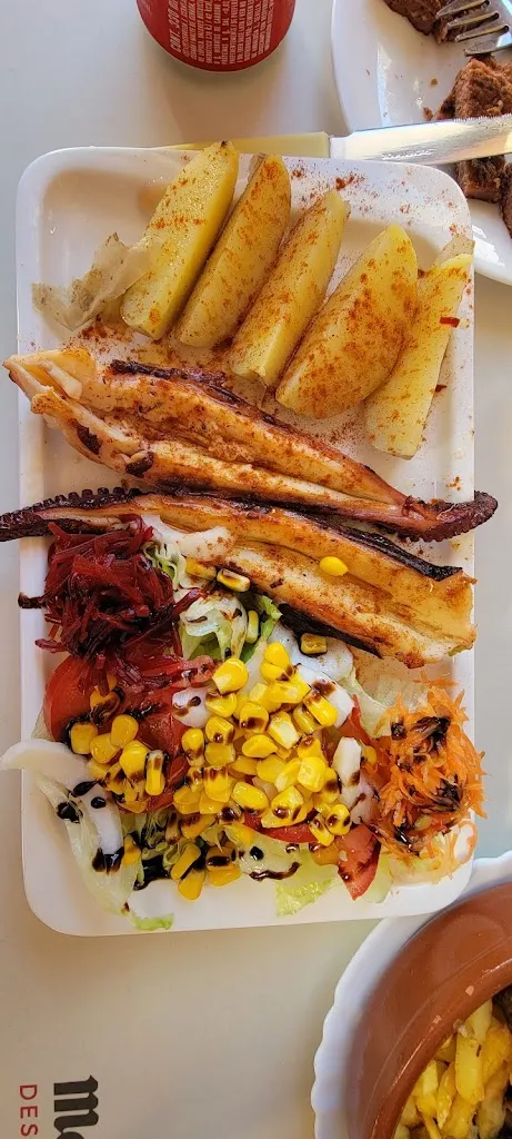 Bar La Plaza_Cabezas Rubias_slider_image_2