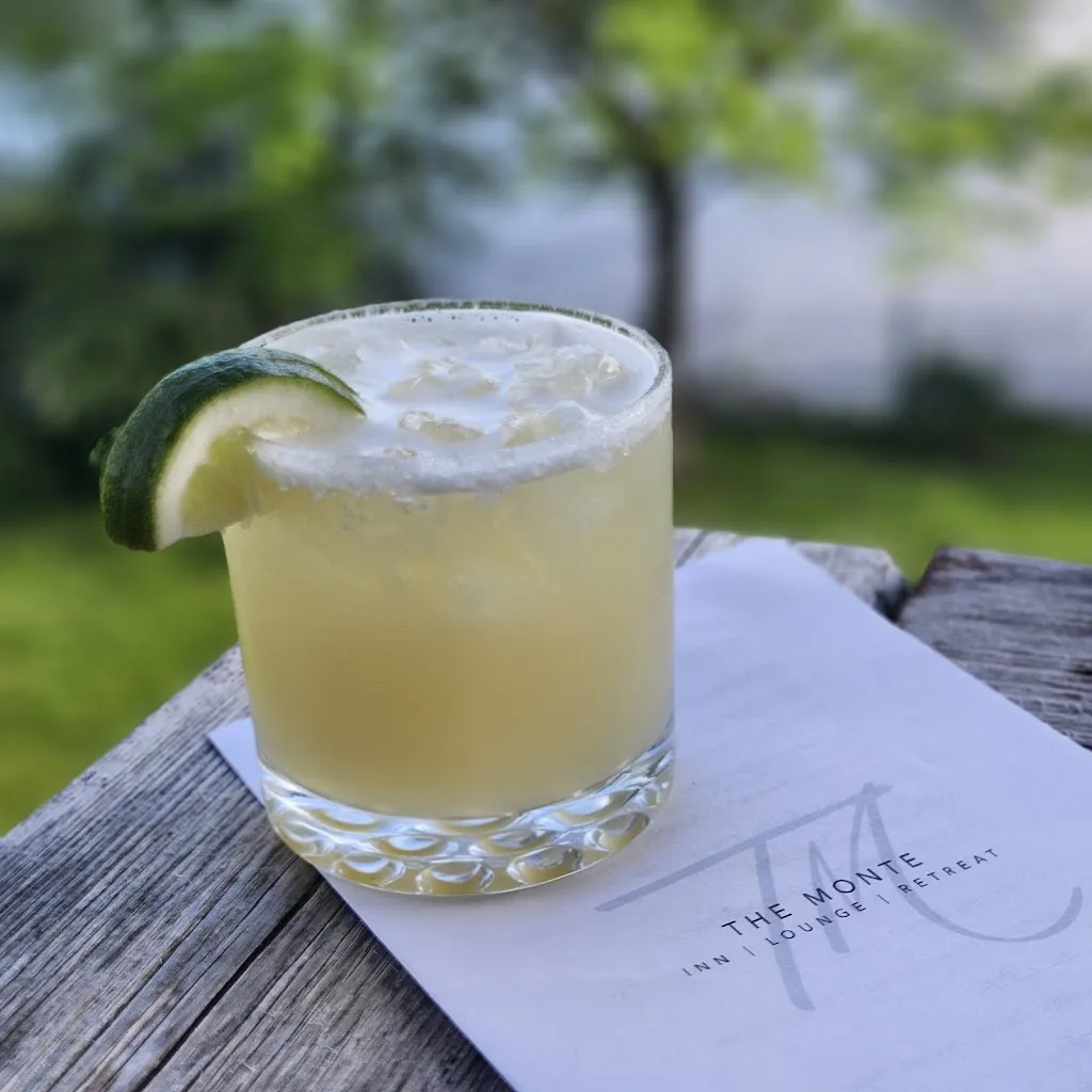 The Monte Lounge_Almonte_slider_image_1