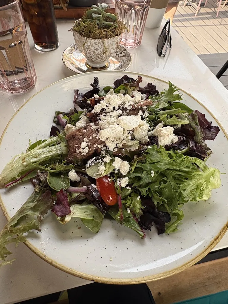 Sam Mohr_The Sterling_Almonte_review