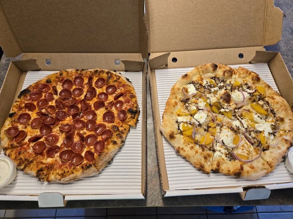 Maggie Champaigne_Shivkumoto Pizza_Almonte_recensione