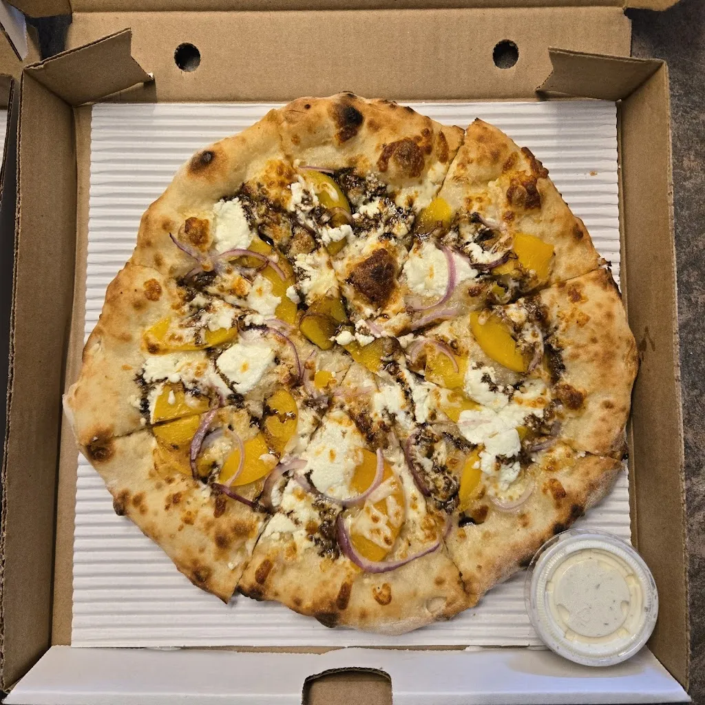 Jacob Earl_Shivkumoto Pizza_Almonte_recensione