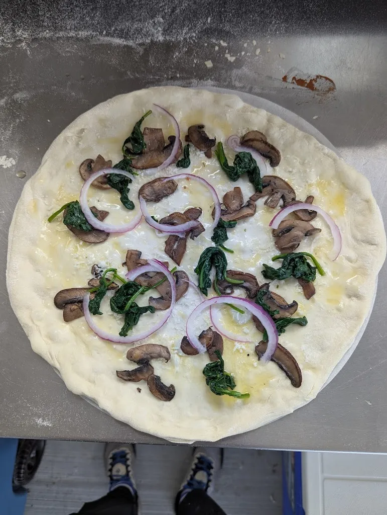 Shivkumoto Pizza restaurant in Almonte