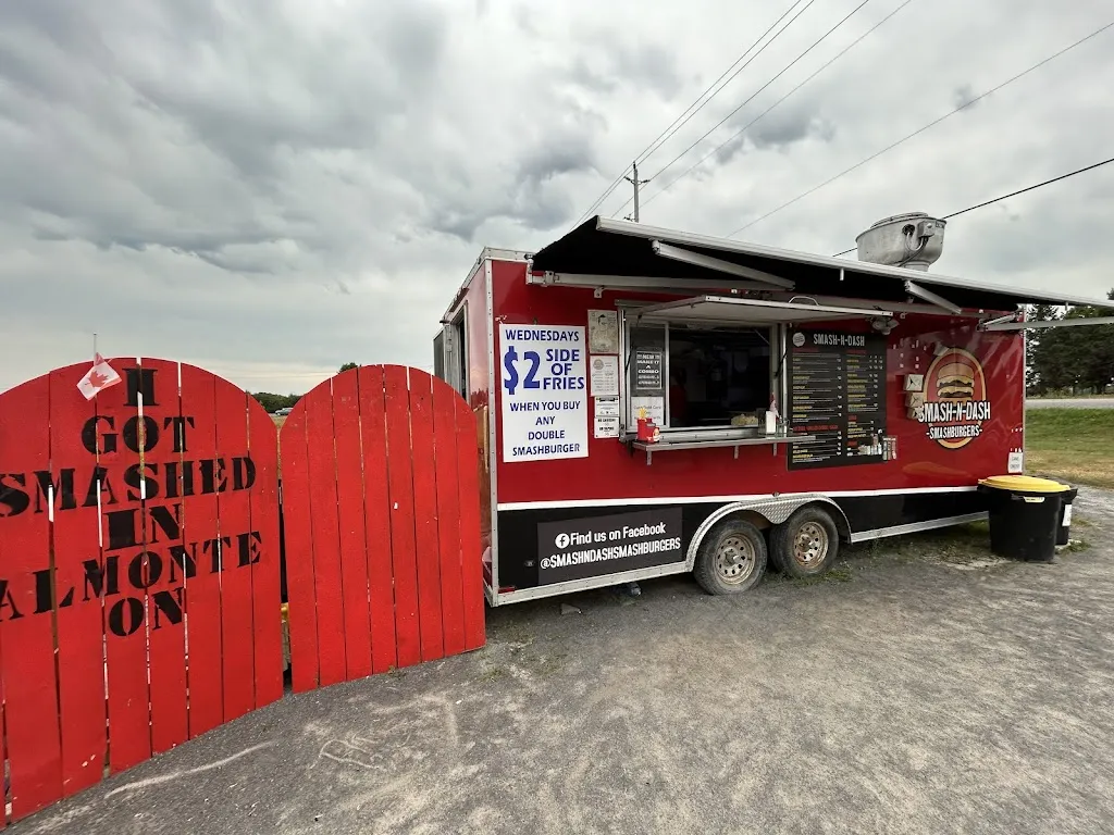 Smash N Dash Smashburgers_Almonte_slider_image_3