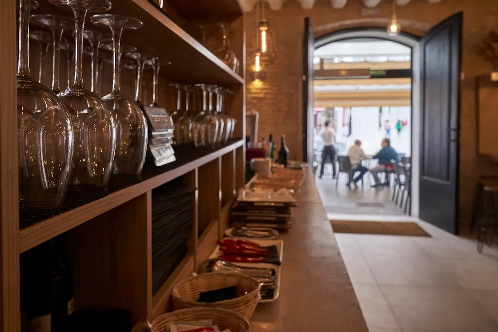 La Martina Tapas y Vinos restaurant in Almonte