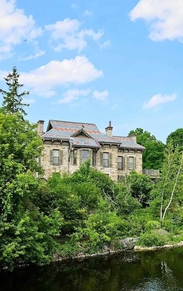 Paul Robert Gilroy_The Monte_Almonte_review