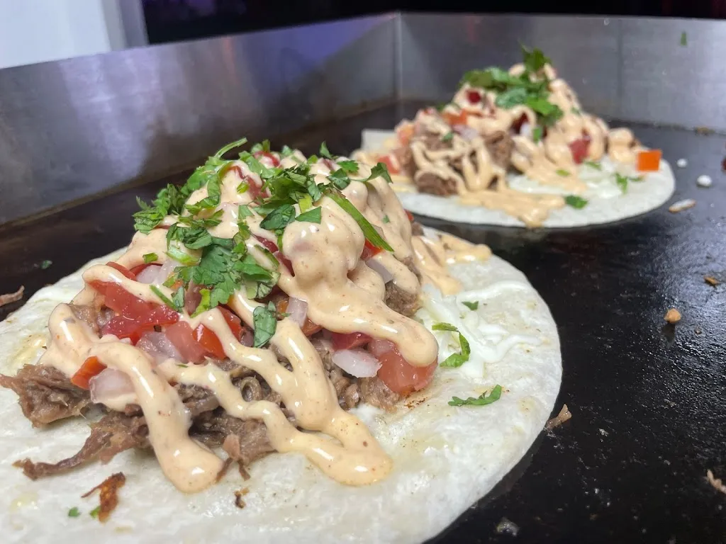 pura vida food truck_Almonte_slider_image_2