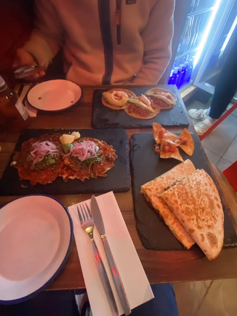 Nia Davies_La Cochinita Loca - El Rastro_Campillo El_review