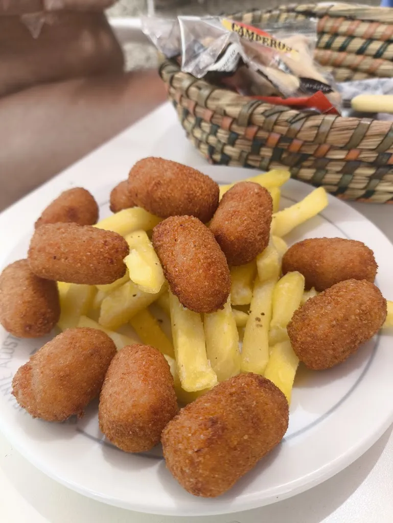 Rosalía Martínez_Taberna La Laguna_Cañaveral de León_review