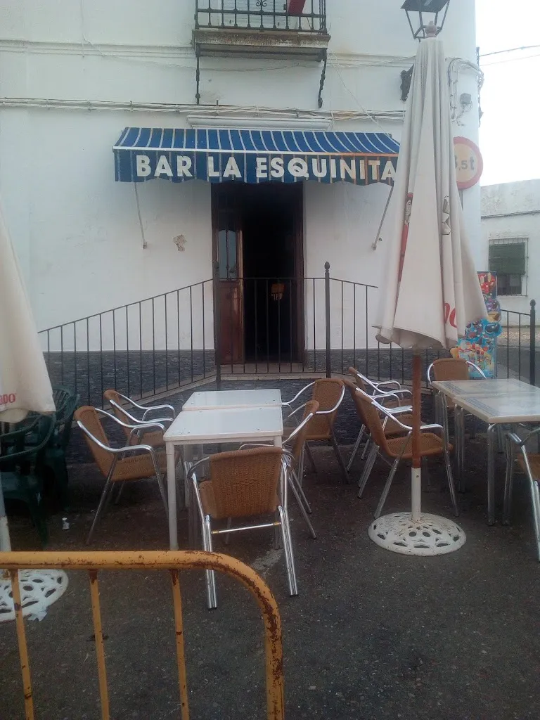 Bar La Esquinita restaurant in Cañaveral de León