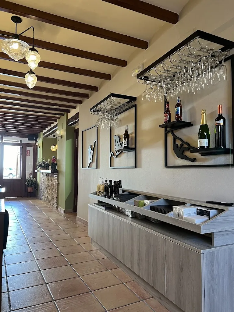 The_Rage_Dragon YT_La Esquinita - Bistro Benifato_Benifato_review