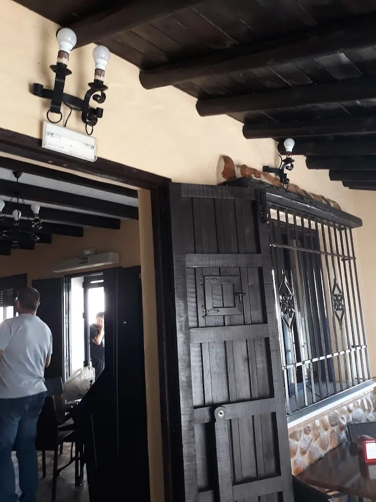 Restaurante La Tasca de Alonso restaurant in Calañas