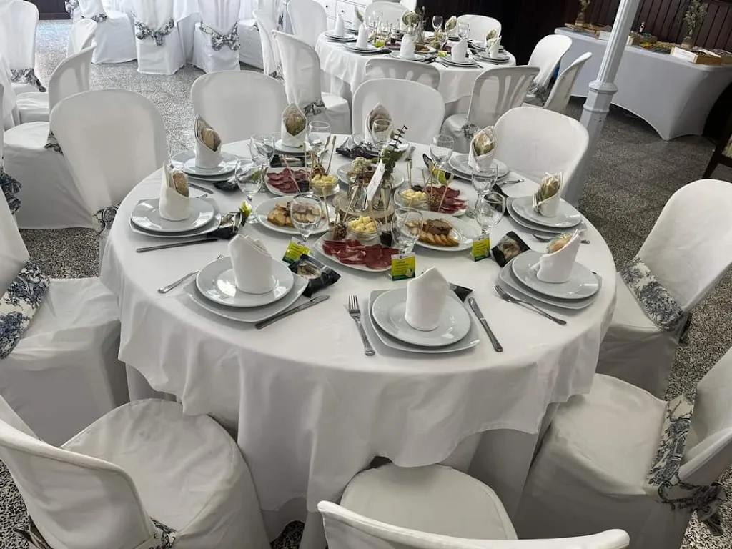 Bar Restaurante Casa Chaqueta restaurant in Calañas