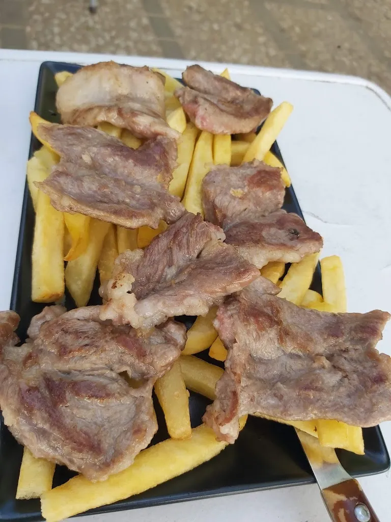 Menu_Bar Niko_Castaño del Robledo_image_1