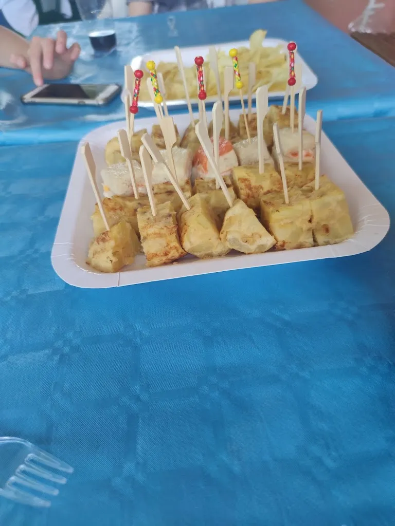 Menu_Bar Niko_Castaño del Robledo_image_2