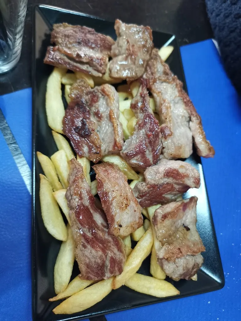 Bar Niko restaurant in Castaño del Robledo