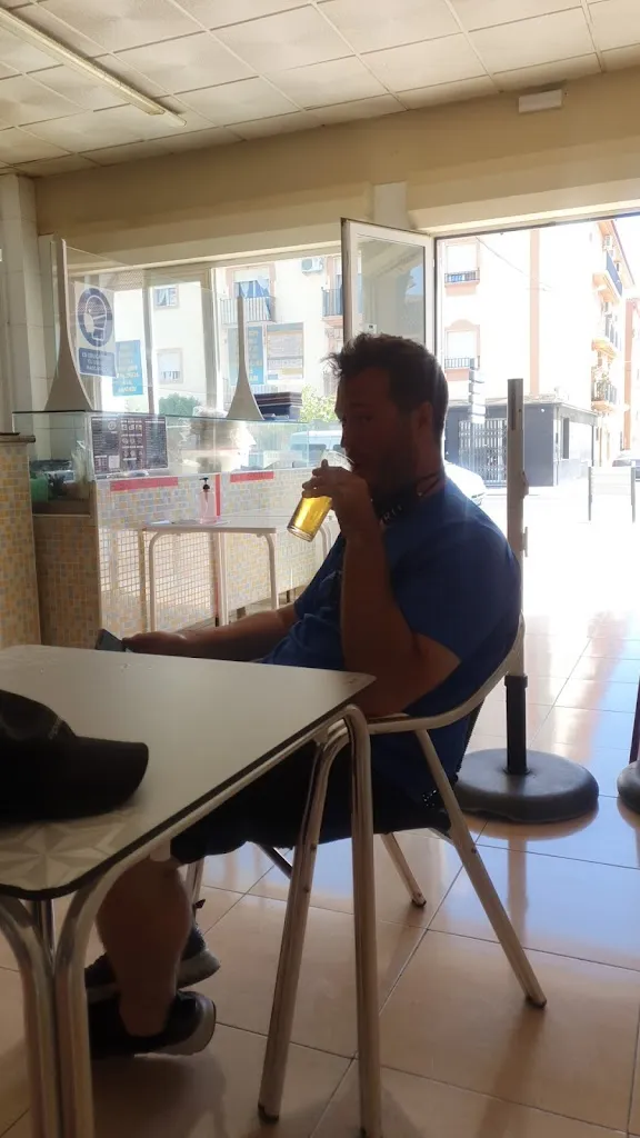 Sarah Thrussell_Zamira's kebab_Bollullos par del Condado_review