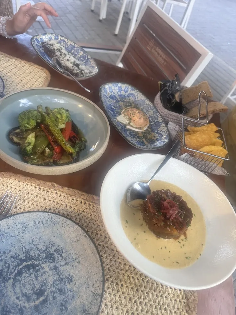 Scarlett May_MERAKI TAPAS_Ayamonte_review