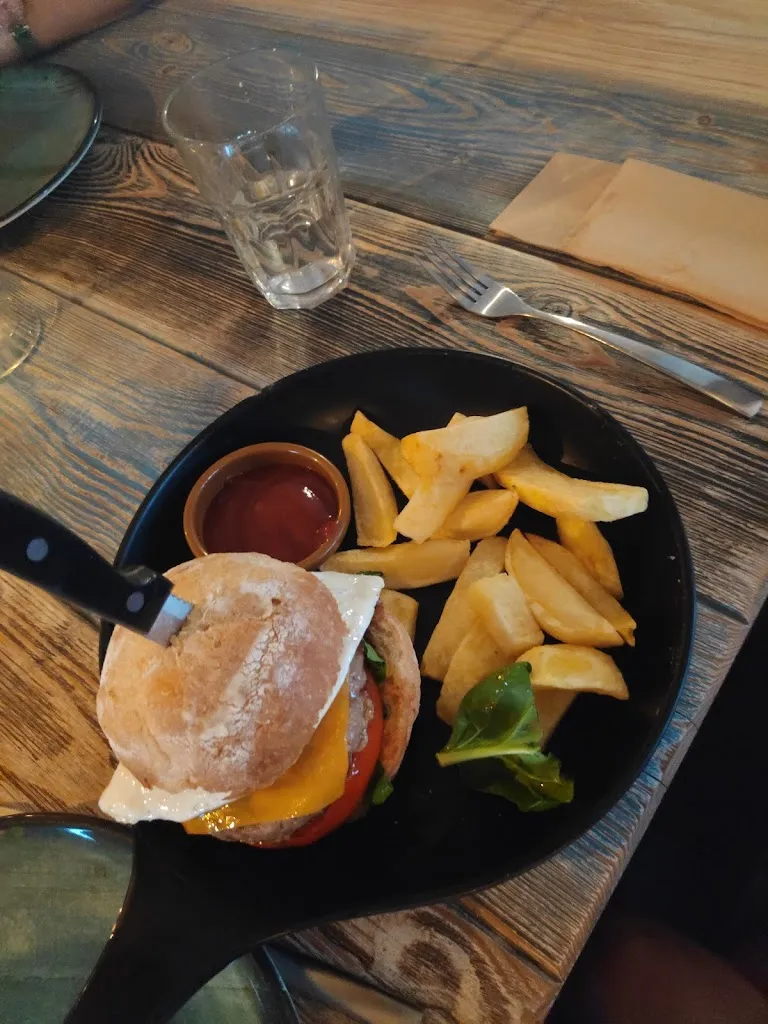 Paulo Mauricio_Okapi in the paradise_Ayamonte_review