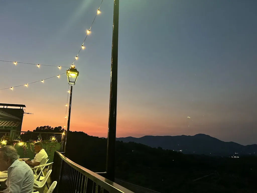 Gemma O_Bar Benillup_Benillup_review