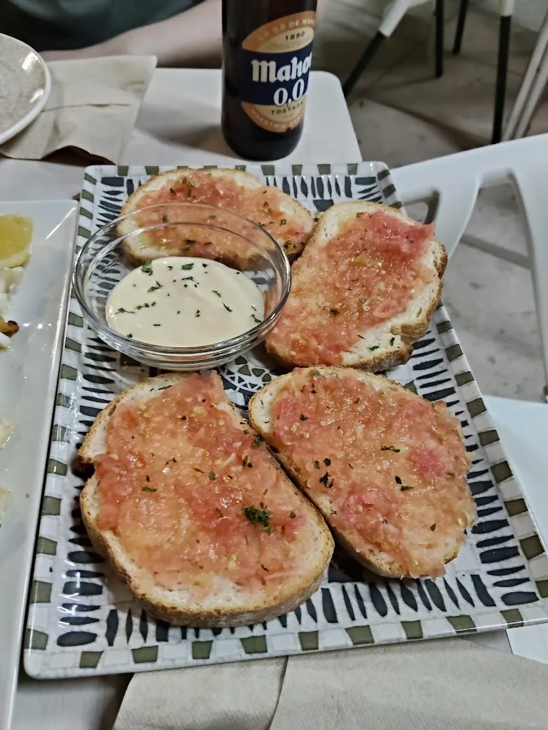 Jesus Perez Domenech_Bar Benillup_Benillup_review