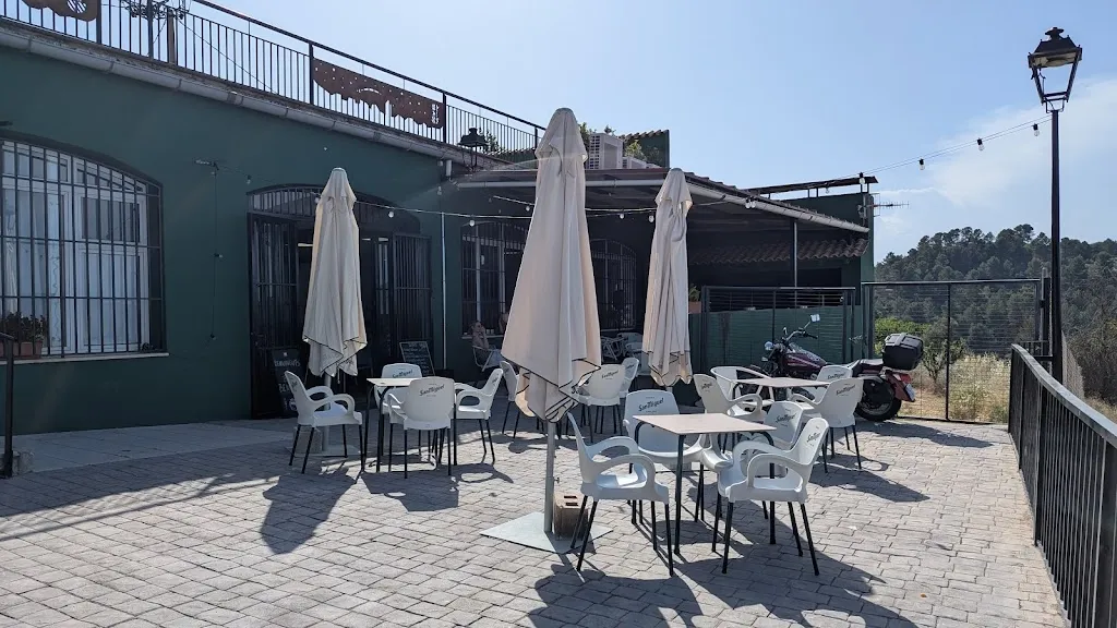 Bar Benillup_Benillup_slider_image_2