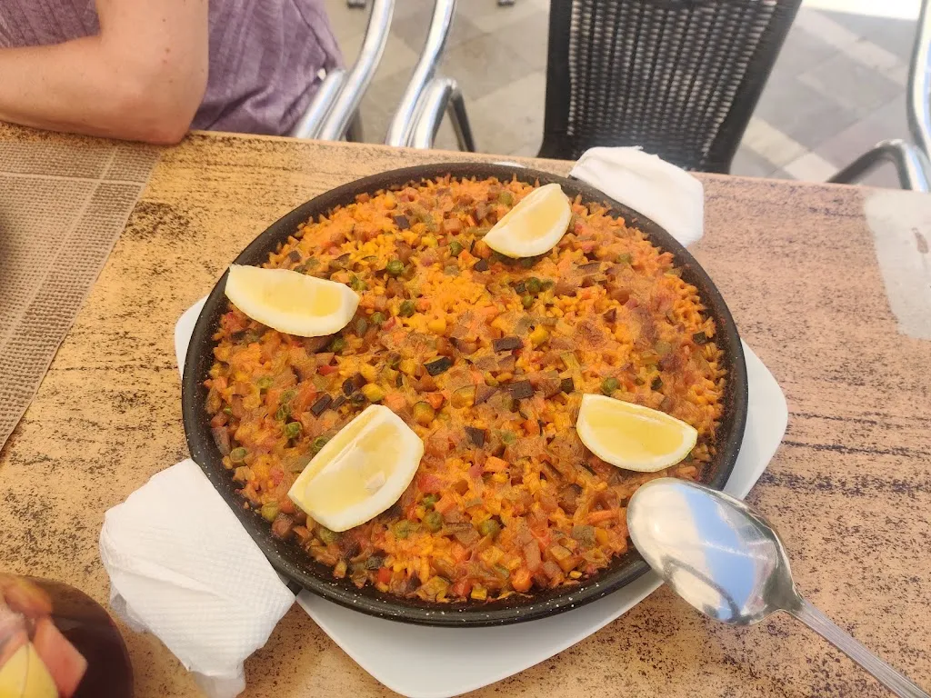 D Williams_Meson La Serrania de Macías_Ayamonte_recensione