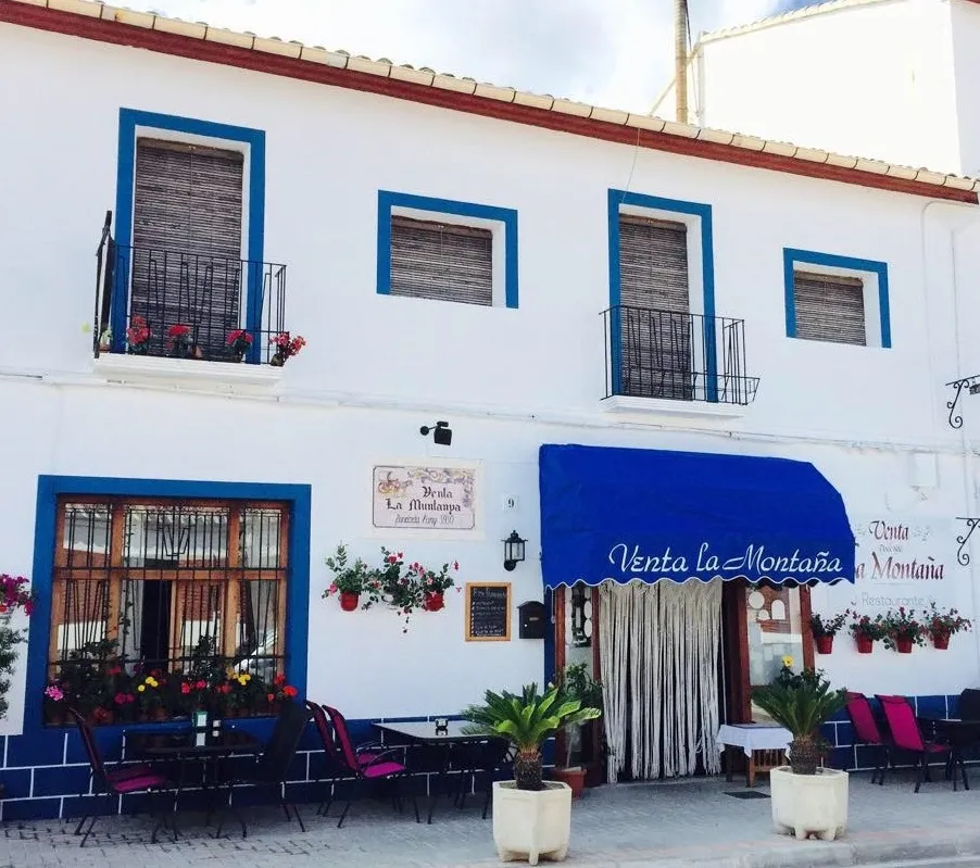 Venta La Montaña restaurant in Benimantell