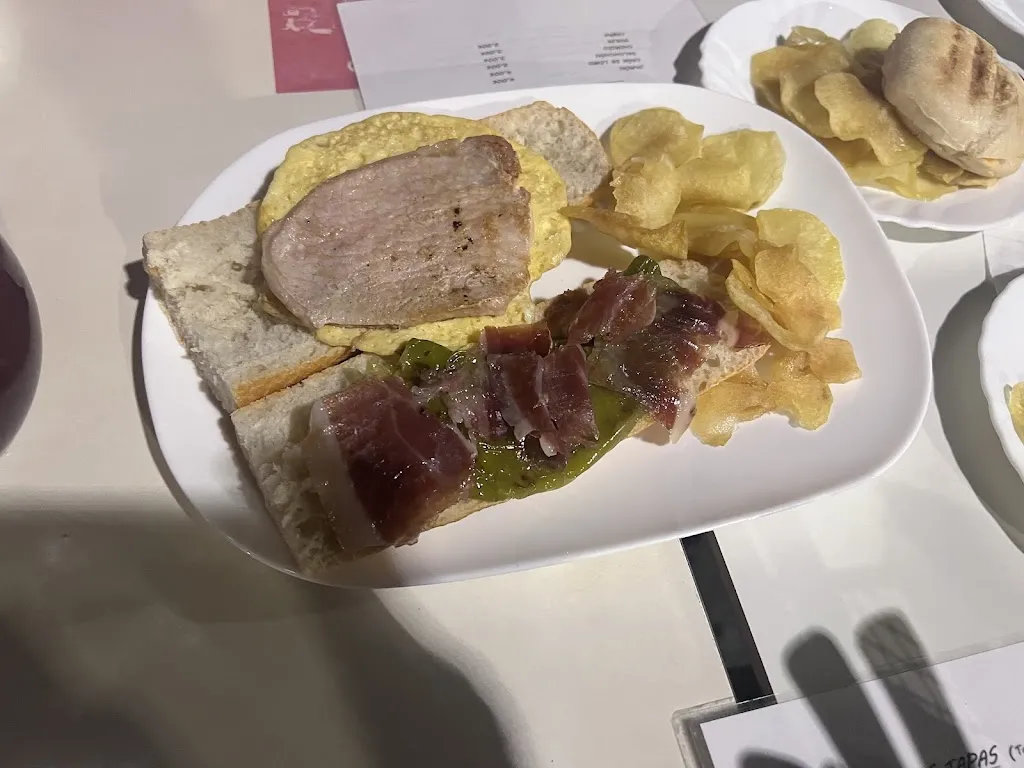 Alberto Villada_Bar El Maño_Cortelazor_review