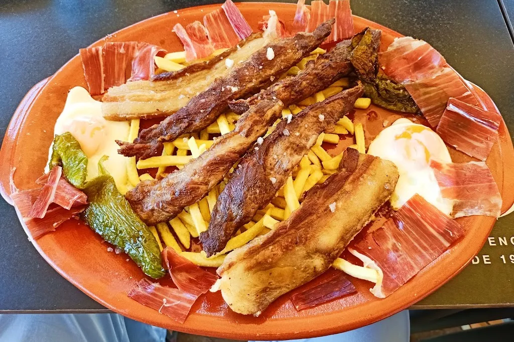 José Manuel y Ma Coronada _BAR C Tapas y Copas_Aracena_review