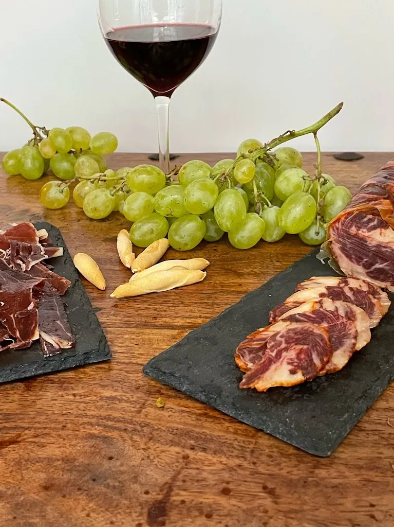 Jamones y productos ibéricos de calidad | RR Ibéricos restaurant in Aracena