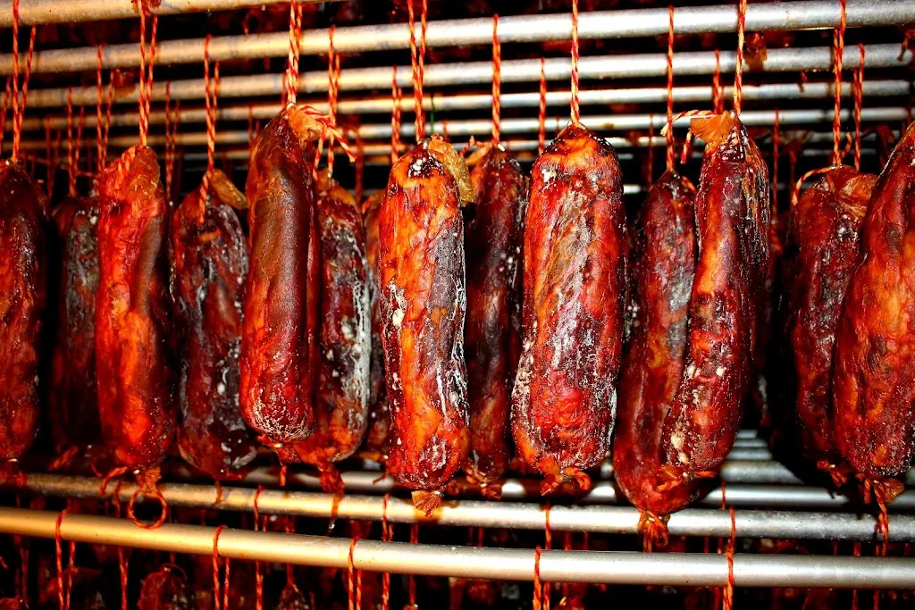 Jamones Y Embutidos Galván_Cumbres de Enmedio_slider_image_3