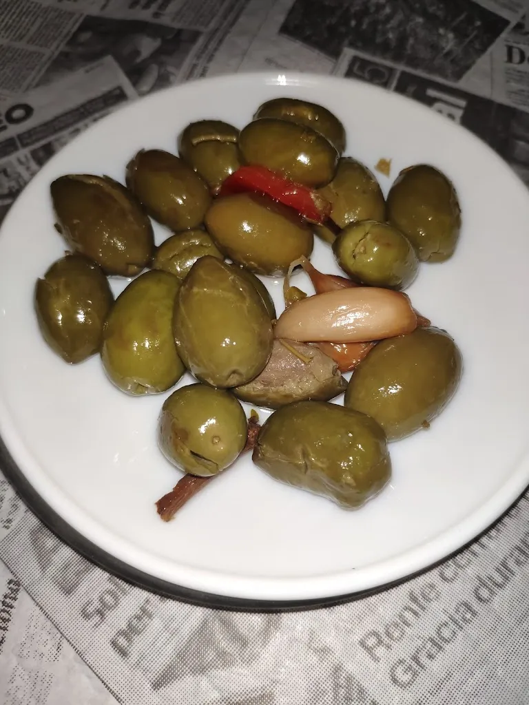 Andrés Navarro_Mesón La Sierra_Cumbres de Enmedio_review