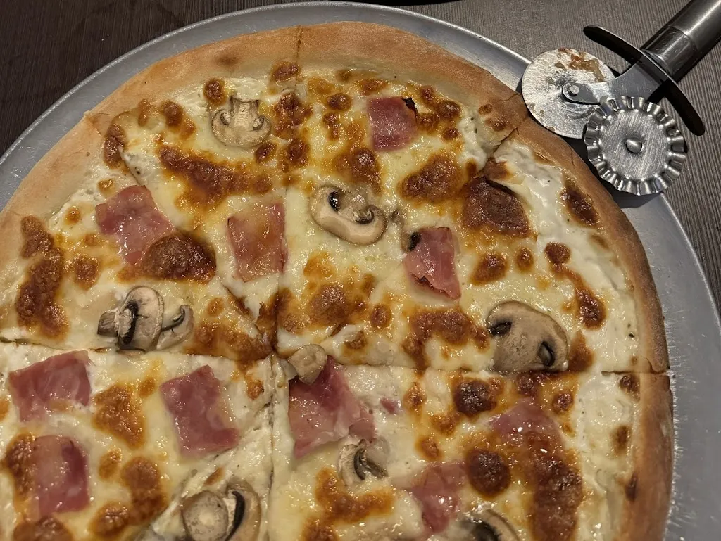 Alexia Mejias Alberola_PIZZERIA DIVAN_Cortegana_review