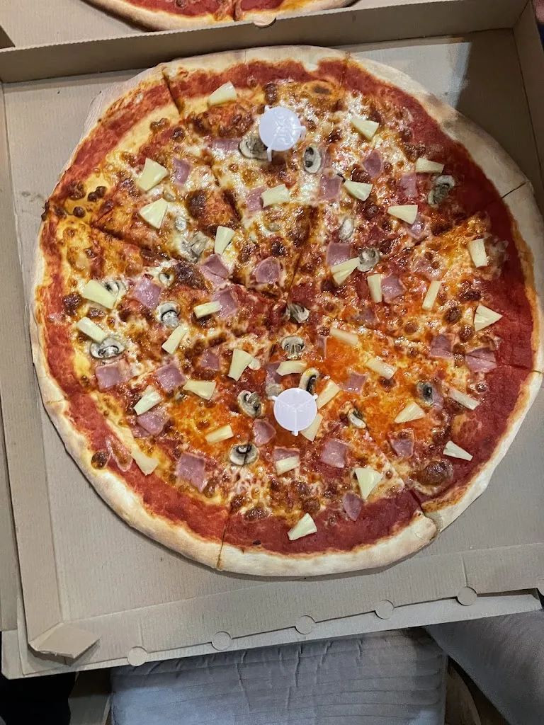 PIZZERIA DIVAN_Cortegana_slider_image_2