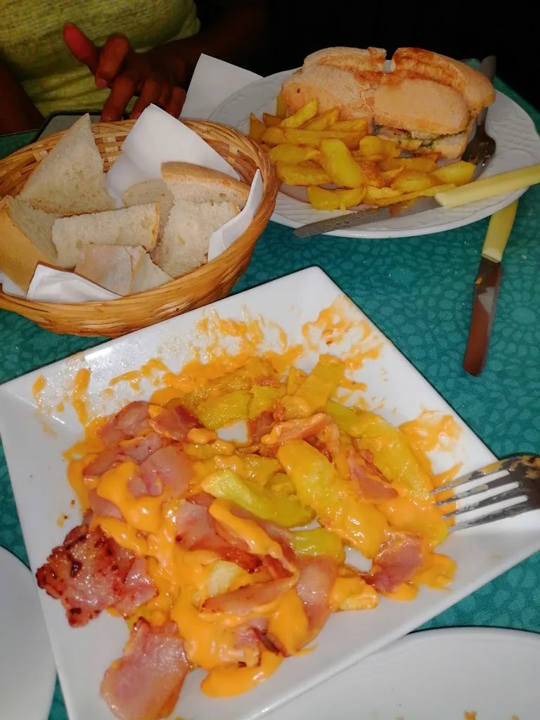 stevie kish_Cafetería El Retorno_Encinasola_review