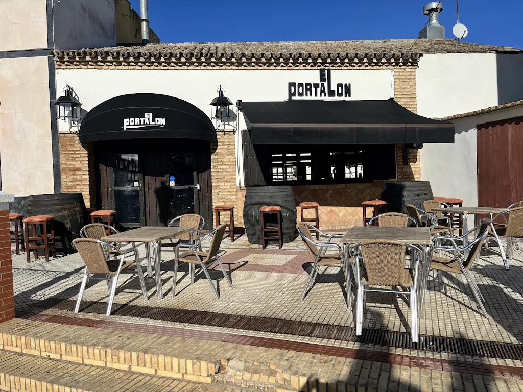 Bar restaurante EL PORTALÓN restaurant in Escacena del Campo