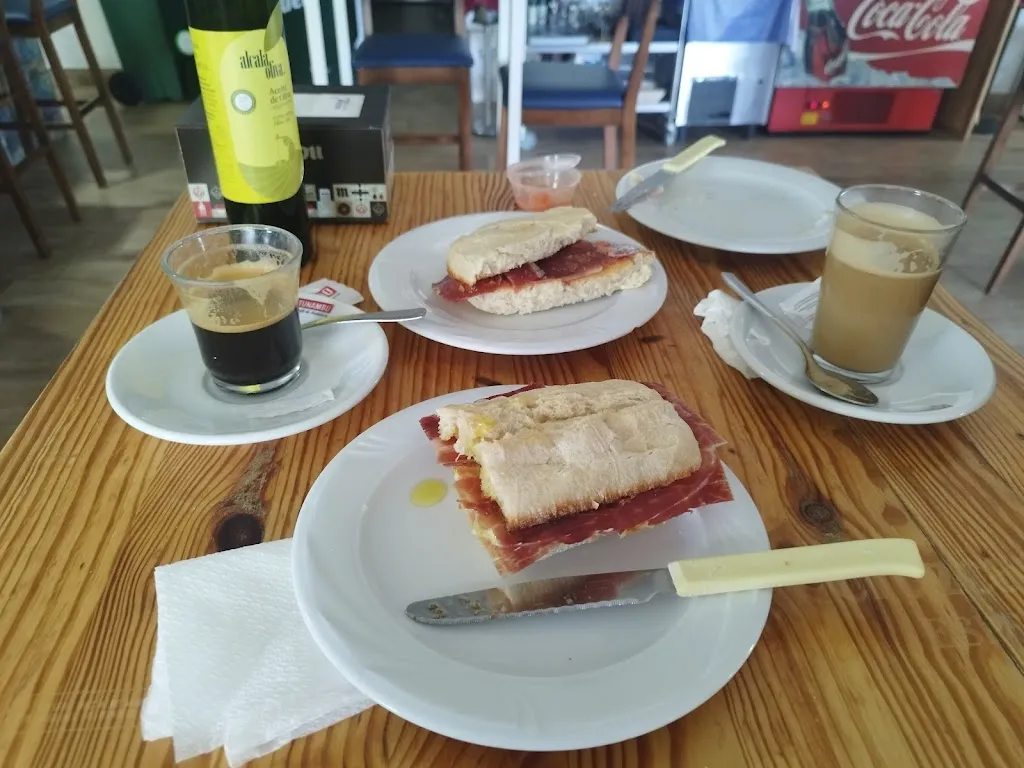 EFRAIN SUAREZ ALBERTO_Bar-cafeteria Boga_Cartaya_review