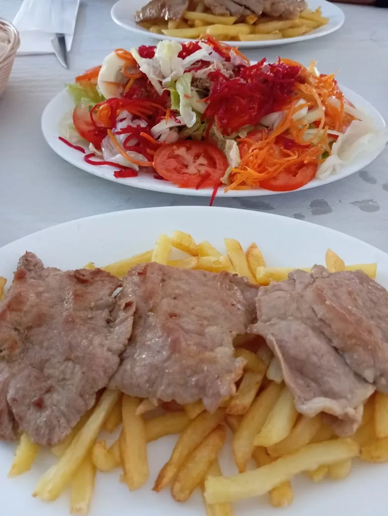 Cecilia_Bar Avenida Casa Encarna_Galaroza_review