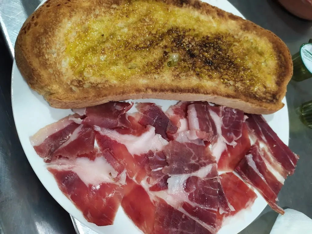 Bar Avenida Casa Encarna_Galaroza_slider_image_3