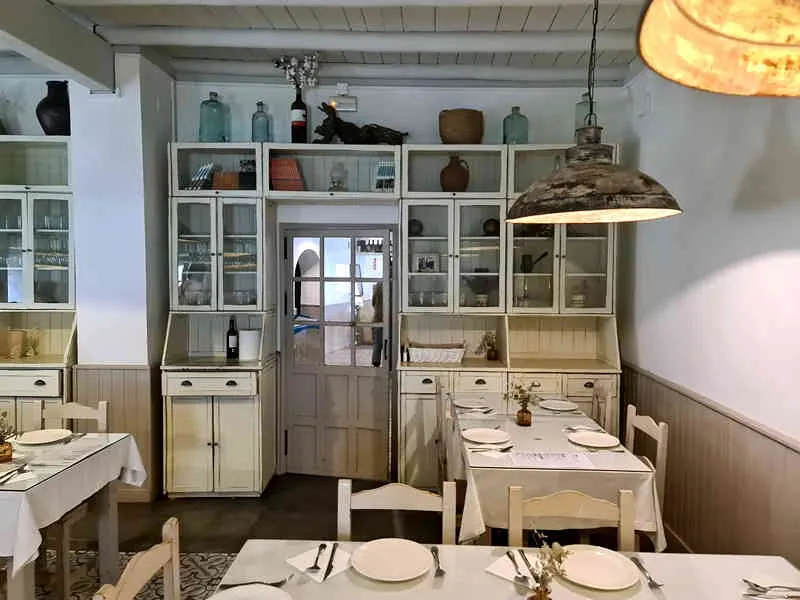 Restaurante Jacarandá restaurant in Higuera de la Sierra