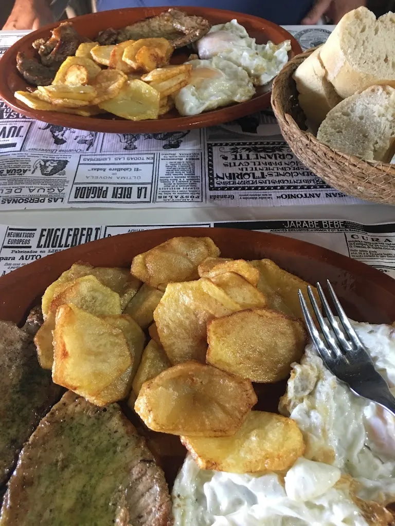 Maria Perez Perez_Bar Casa Carmona_Higuera de la Sierra_review