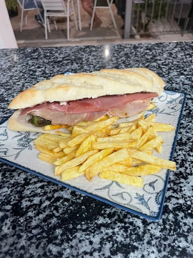 Bar PISKOBAR_Higuera de la Sierra_slider_image_2