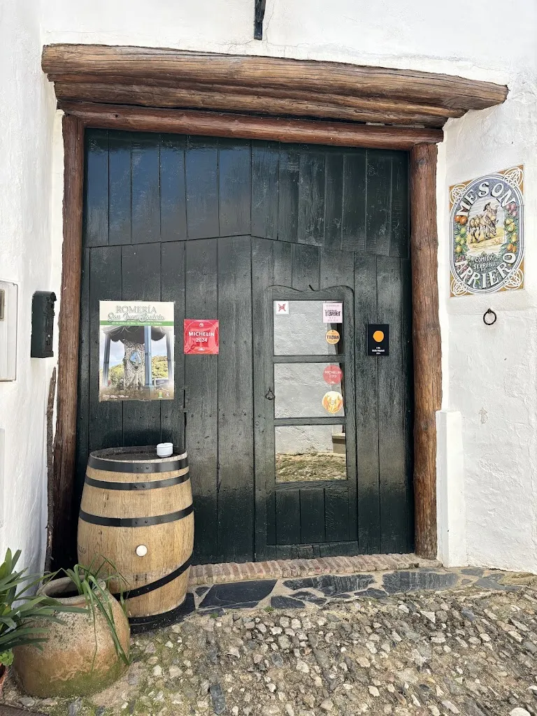 Arrieros restaurant in Linares de la Sierra