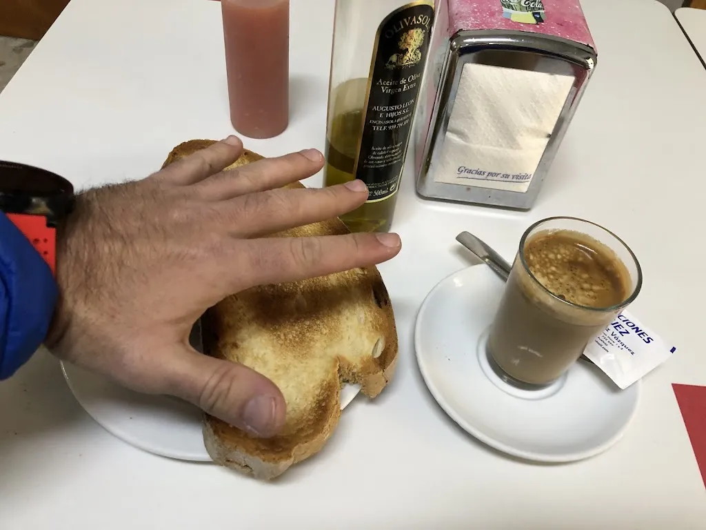 carlos garcia marquez_El Cruce Hostal-Restaurante_Marines Los_review