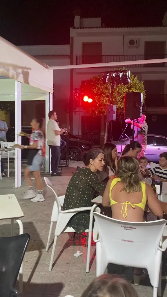 Raul Mora_Bar El nuevo Lejío_Gibraleón_review