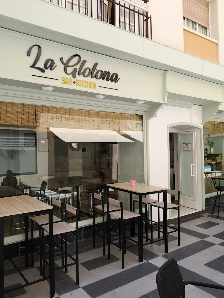 La Glotona Bar & Kitchen restaurant in Lucena del Puerto