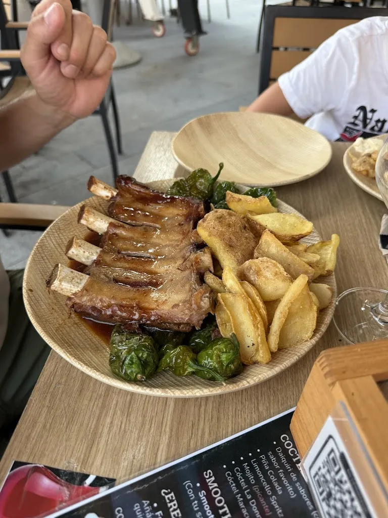 Jenny Staffen_La Donna Gastrobar_Lucena del Puerto_review